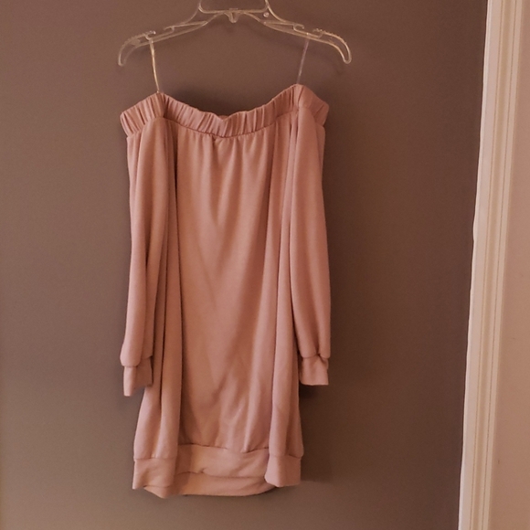 Charlotte Russe Off the Shoulder Tunic - Picture 2 of 4